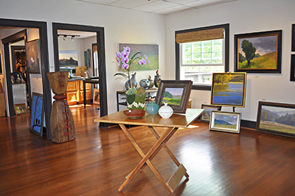 Banner Elk shopping at Art Celler Gallery in North Carolina