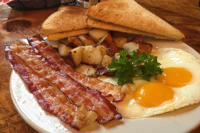 Bacon-and-egg platters are popular at Bella's Breakfast and Lunch