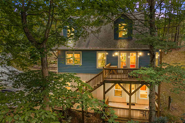 Evening view of 5-bedroom vacation rental house Beech Banner Elk