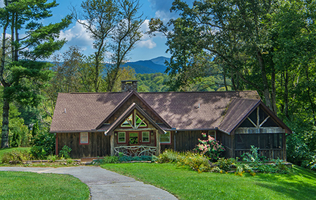 Beautiful exterior of Hidden Gem vacation rental