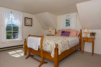 A romantic suite at the Perry House Inn is part of the Banner Elk theater packages